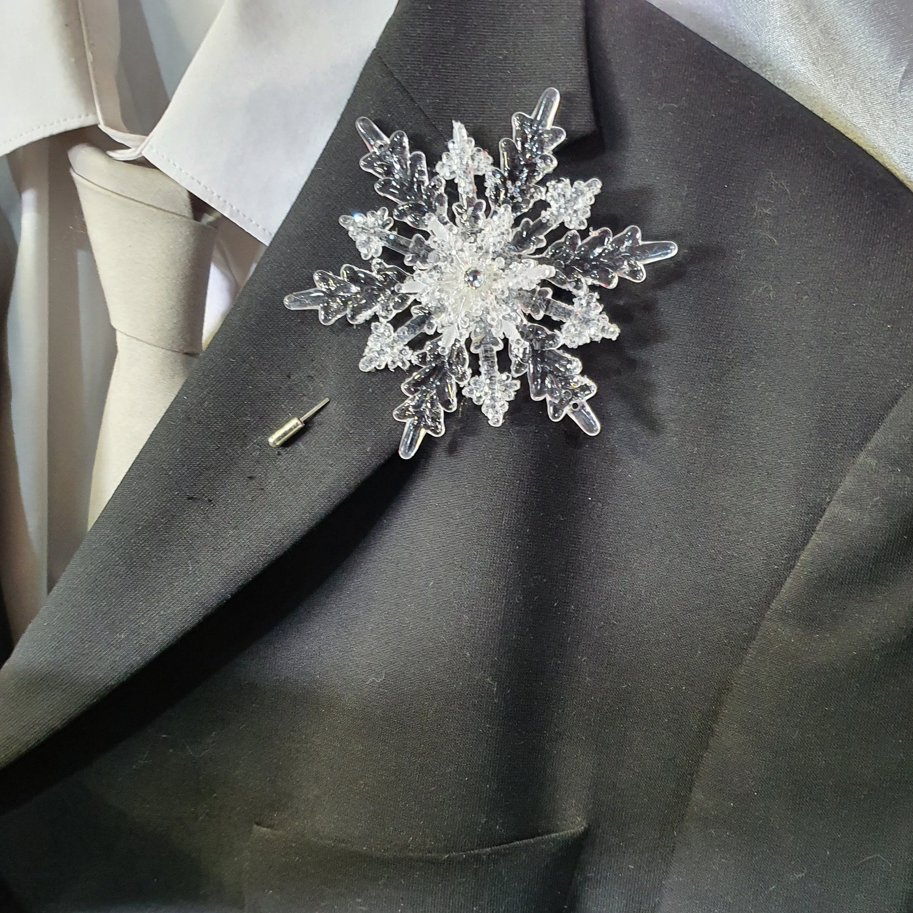 Crystal Snowflake Boutonniere - Grooms Boutonniere for a Winter Wedding - Christmas Wedding