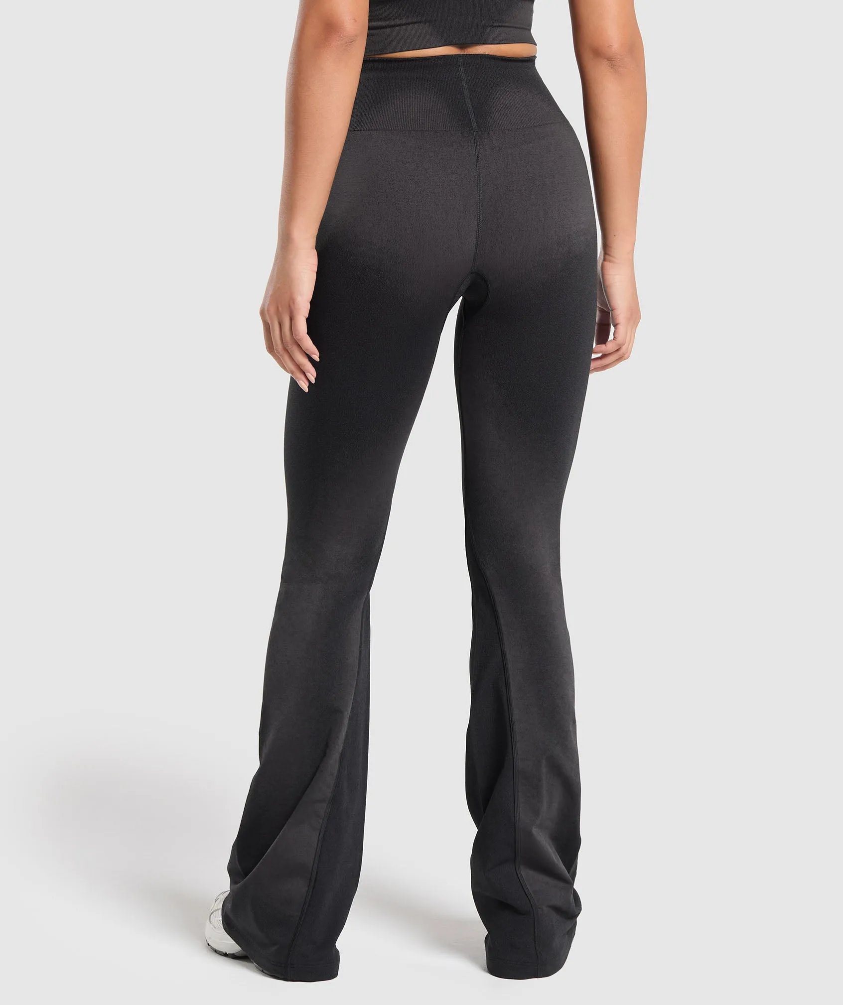 Gymshark Blur Seamless Flared Leggings - Black/Asphalt Grey