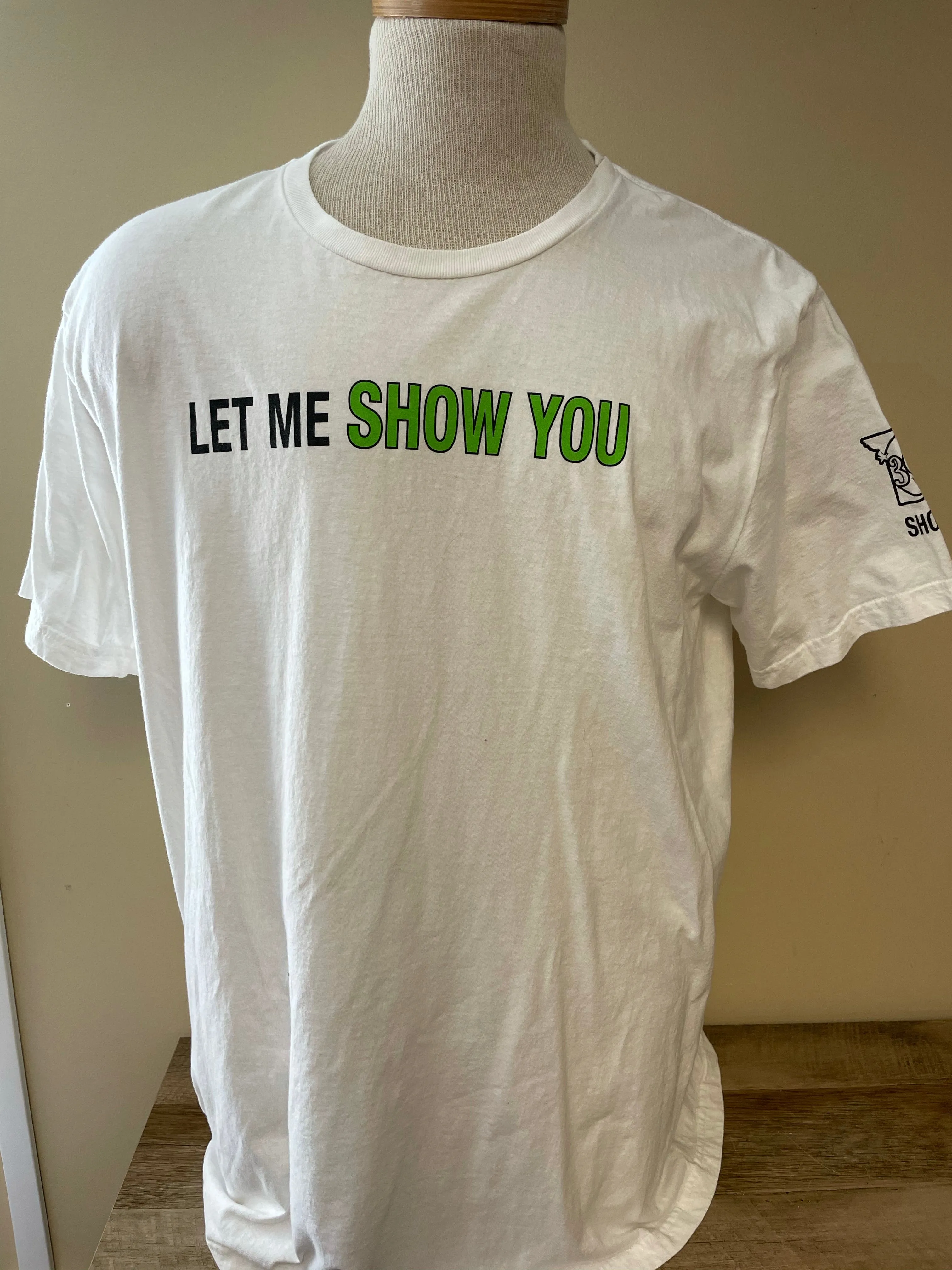 <€€* Mens XLarge LET ME SHOW YOU 360 VODKA Missouri Crafted White Short Sleeve TShirt