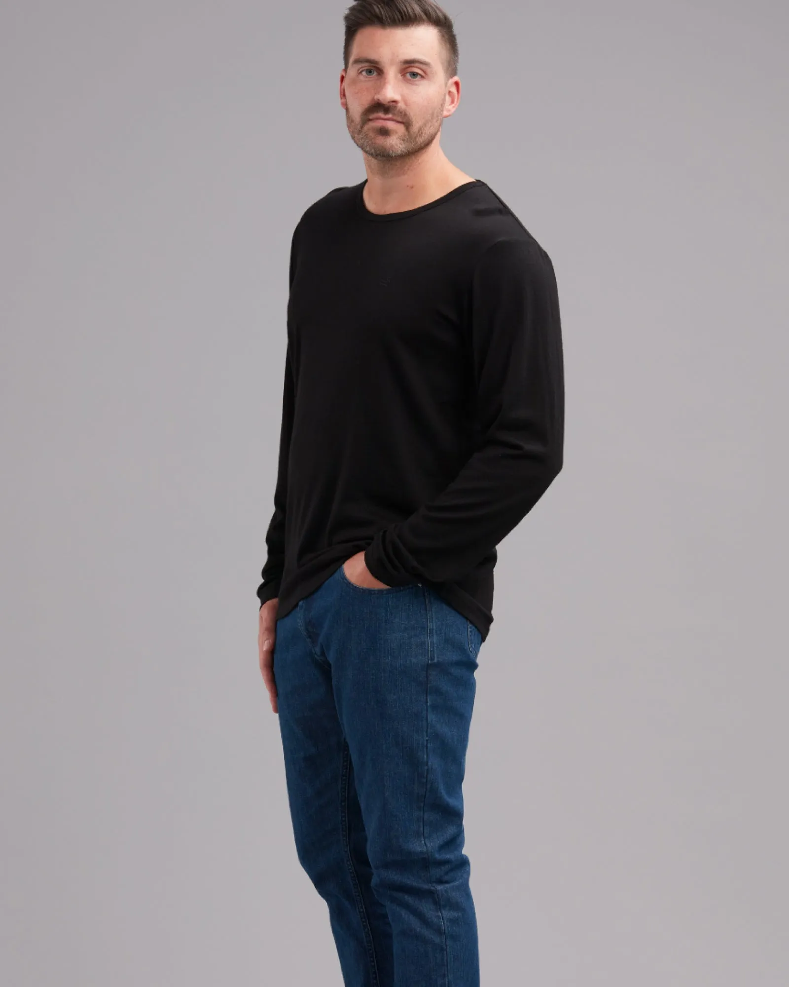 MERINO LONG SLEEVED CREW SHIRT