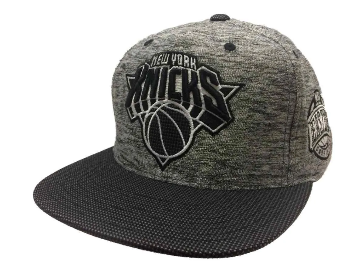 New York Knicks Mitchell & Ness Gray Static Adj. Snapback Flat Bill Hat Cap